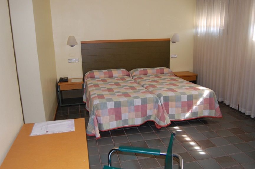 Hotel Lugones Nor Pokoj fotografie
